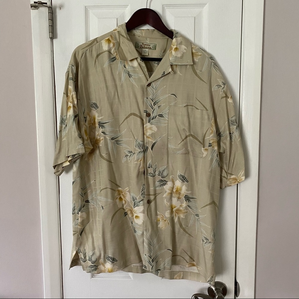 Tommy Bahama Hawaiian Shirt - M